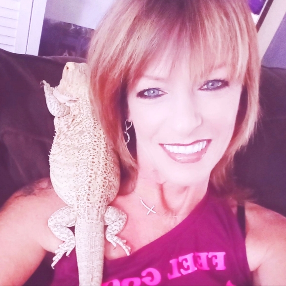 Meet your Posher, Amy - Picture 1 of 1